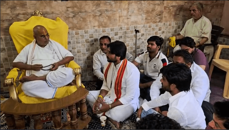 Summer Express - पांडवकालीन पंचवटी धाम पहुंचे भाजपा नेता उत्कर्ष चौधरी, गौसेवा कर लिया संतों का आशीर्वाद