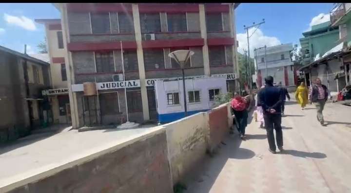 Summer Express - रोहड़ू में बम धमकी से मचा हड़कंप,अदालत परिसर और एसडीएम कार्यालय खाली करवाए गए