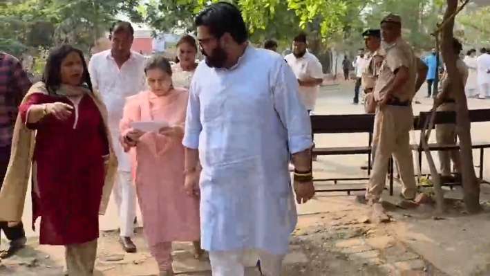 Summer Express - अंबाला नगर निगम चुनाव में दिखा लोकतंत्र का उत्साह, सांसद कार्तिकेय शर्मा और विधायक शक्ति रानी शर्मा ने डाला वोट