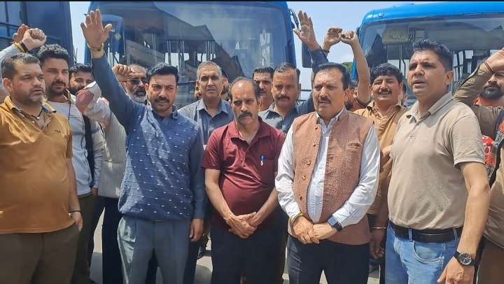 Summer Express - समय पर वेतन नहीं मिला तो जून से थमेगी HRTC की रफ्तार, कर्मचारियों ने सरकार को दी चेतावनी