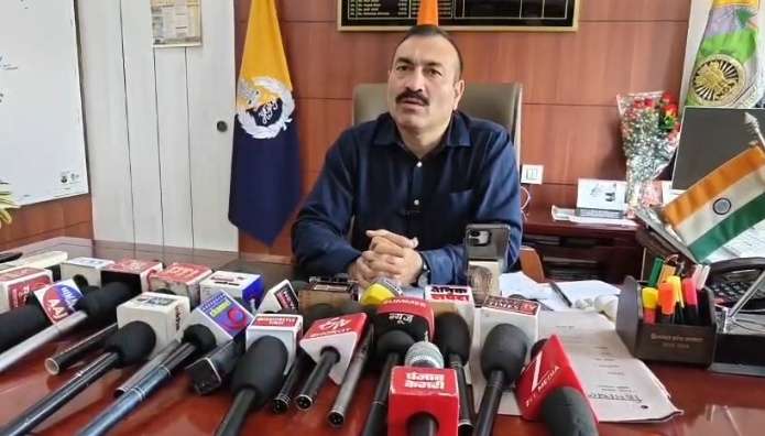 Summer Express - घर में सो रही बुजुर्ग महिला के कानों से बाली चोरी, सीसीटीवी फुटेज से पकड़े गए आरोपी