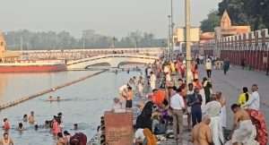 Summer Express - 18 वर्षों बाद बना अद्भुत संयोग,शनिचरी अमावस्या पर ब्रह्मसरोवर में उमड़ा आस्था का सैलाब