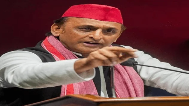 Summer Express - स्वास्थ्य सेवाओं पर अखिलेश यादव का हमला, बोले- डिप्टी सीएम की नजर कुर्सी पर, विभाग बेहाल
